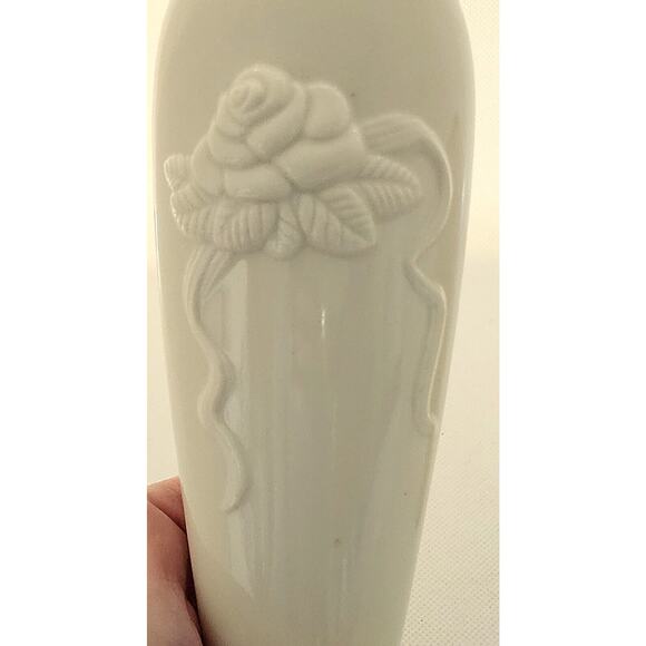 Vase-Lenox-Cream-Gold Trim-Embossed-Classic-Set of 2-Small and Medium - Picture 5 of 8